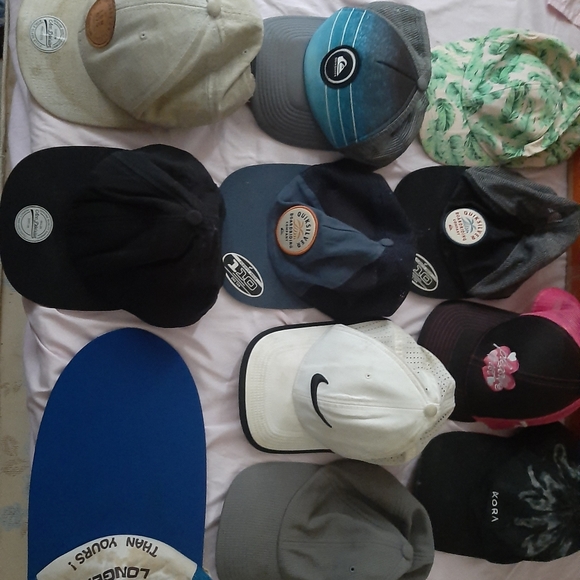 Assorted hats - Picture 3 of 3
